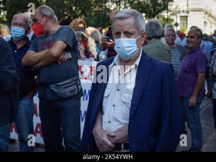 Les retraités ont fait la preuve de leur demande d'augmentation des pensions et de mesures contre l'augmentation des coûts énergétiques. ATHÈNES, GRÈCE. Crédit: Dimitris Aspiotis/Alamy Banque D'Images