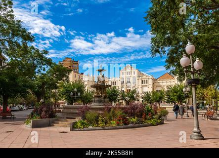 Place de Navarre à Huesca en automne, dans la province d'Aragon, Espagne Banque D'Images