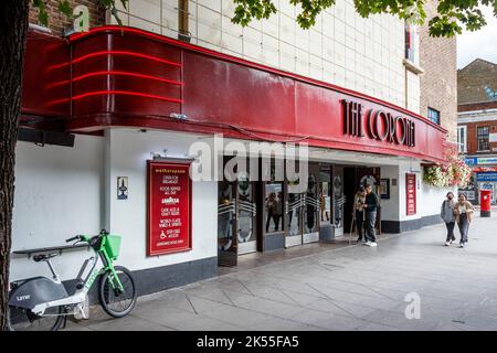 Le Coronet, un ancien cinéma, un pub J d Wetherspoon jusqu'en décembre 2023 et maintenant exploité indépendamment, sur Holloway Road dans le nord de Londres, Royaume-Uni. Banque D'Images