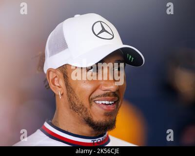 Circuit de course international de Suzuka 6/10/2022. Lewis Hamilton (GBR) de l'équipe Mercedes pendant une entrevue. Credit corleve/Alay Live News. Banque D'Images