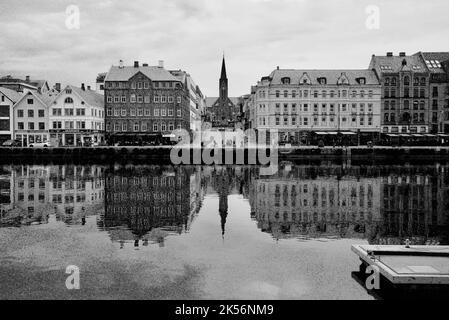 Haugesund, une municipalité du comté de Rogaland, Norvège. Vue sur l'église Vår Frelsers. Banque D'Images
