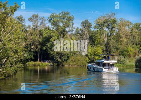 France, Saône-et-Loire, Loisy, Tourisme fluvial sur la Seille Banque D'Images