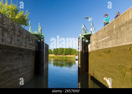 France, Saône-et-Loire, la Truchère, tourisme fluvial sur la Seille Banque D'Images