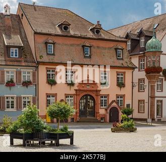 Le grand magasin et magasin de céréales sur la place du marché de Gengenbach dans la vieille ville historique date de 1689, vallée de Kinzig, Ortenau. Baden-Württemberg Banque D'Images