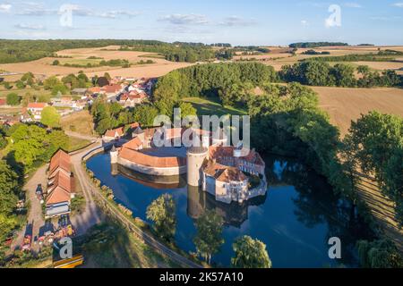 La France, Pas de Calais, Fresnicourt le Dolmen, l'Olhain Château (vue aérienne) Banque D'Images