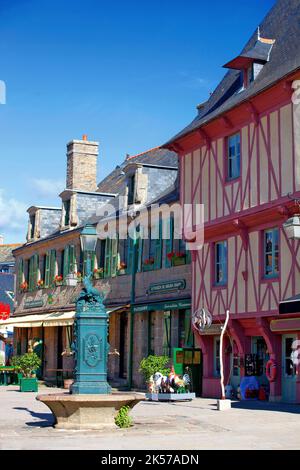 France, Finistère (29), Concarneau, maison à colommages dans la ville Close, cité fortifiée des XVe et XVIe cercles remanés par Vauban au XVIIe siècle Banque D'Images