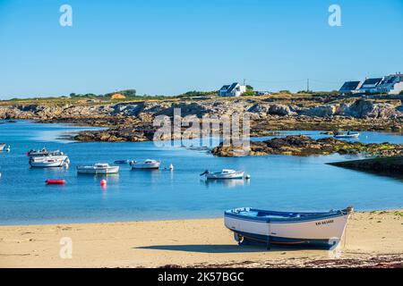 France, Morbihan, Ploemeur, hameau de Kerroc'h, Port-blanc sur le sentier côtier ou GR 34 long-distance Banque D'Images