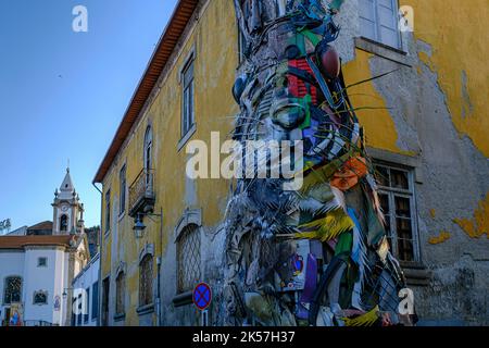 Portugal, région Nord, Porto, Villa Nova de Gaia, art de rue, Half Rabbit, par l'artiste portugais Arthur Bordalo alias Bordalo II Banque D'Images