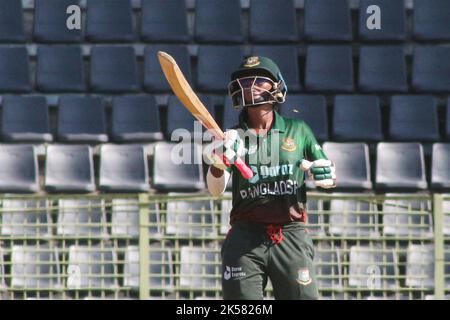 Sylhet, Bangladesh. 6th octobre 2022. Murshida Khatun, de l'équipe féminine du Bangladesh, célèbre après avoir mis en relation sa course lors du match entre la Malaisie et le Bangladesh de la coupe asiatique de cricket féminine 2022 au stade international de Sylhet. On 6 octobre 2022 à Sylhet, au Bangladesh. (Credit image: © MD Rafayat Haque Khan Eyepix G/eyepix via ZUMA Press Wire) Banque D'Images