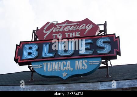 TUNICA, MISSISSIPPI/ÉTATS-UNIS - 11 juillet 2016 : porte d'entrée du centre des visiteurs et musée de Blues - Tunica. Banque D'Images