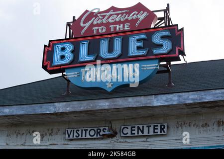 TUNICA, MISSISSIPPI/ÉTATS-UNIS - 11 juillet 2016 : porte d'entrée du centre des visiteurs et musée de Blues - Tunica. Banque D'Images