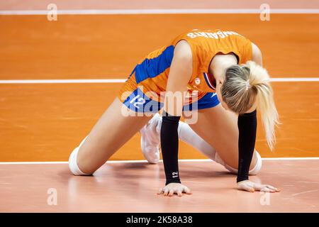 Rotterdam, pays-Bas, 2022-10-06 21:45:35 ROTTERDAM - Britt Bongaerts des pays-Bas en action contre la Chine pendant la coupe du monde de volley-ball à Ahoy. ANP KOEN VAN WEEL pays-bas hors - belgique hors Banque D'Images