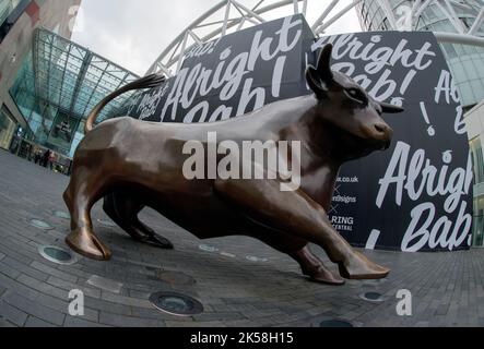 Birmingham Bull Sculpture by the Bullring Shopping Centre, entrée Birmingham UK 2022 Banque D'Images