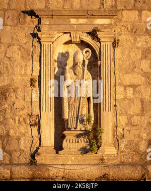 DUBROVNIK, CROATIE, EUROPE - Statue de Saint Blaise, patron de Dubrovnik, sur la Tour Minceta. Banque D'Images