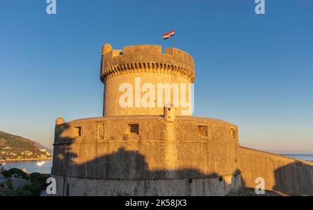 DUBROVNIK, CROATIE, EUROPE - la Tour Minceta dans la ville fortifiée de Dubrovnik sur la côte de la Dalmation. Banque D'Images