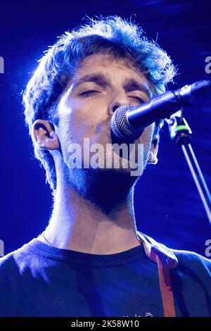 Milan, Italie. 06th octobre 2022. Le chanteur/compositeur Cartwright se produit en direct à l'ouverture d'Alcatraz à Tom Odell. Crédit : SOPA Images Limited/Alamy Live News Banque D'Images