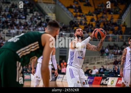 Athènes, Lombardie, Grèce. 6th octobre 2022. 17 VINCENT POIRIER du Real Madrid ayant tiré un jeu libre lors du match de basketball EuroLeague de Turkish Airlines entre Panathinaikos Athènes BC et le Real Madrid à l'arène OAKA ALTION sur 6 octobre 2022 à Athènes, Grèce. (Image de crédit : © Stefanos Kyriazis/ZUMA Press Wire) Banque D'Images