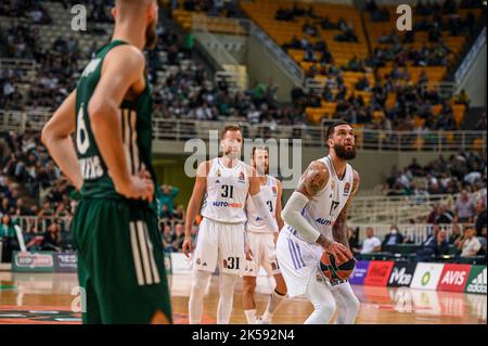 Athènes, Lombardie, Grèce. 6th octobre 2022. 17 VINCENT POIRIER du Real Madrid ayant tiré un jeu libre lors du match de basketball EuroLeague de Turkish Airlines entre Panathinaikos Athènes BC et le Real Madrid à l'arène OAKA ALTION sur 6 octobre 2022 à Athènes, Grèce. (Image de crédit : © Stefanos Kyriazis/ZUMA Press Wire) Banque D'Images