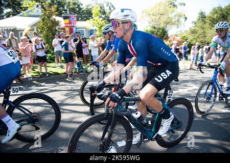 Keegan Swenson, le plus grand coureur de gravier des États-Unis, participe à son premier championnat du monde de cyclisme sur route aux Championnats du monde de cyclisme sur route 2022 de l'UCI à Wollongong, en Australie. Banque D'Images