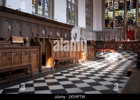 Chapelle Magdalen College intérieur d'Oxford avec bancs de l'Université d'Oxford Banque D'Images