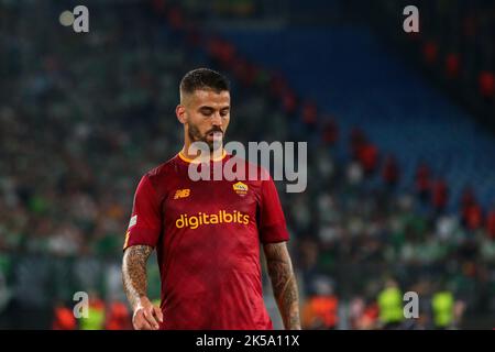 Roma, Italie 6th octobre 2022: Leonardo Spinazzola de A.S. Roma gestes lors du match de football de l'UEFA Europa League 202223 entre AS Roma vs Real be Banque D'Images