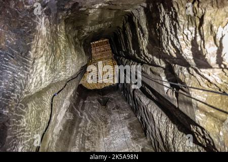 Le puits d'accès à la mine de sel de PRAID sur 19 juin 2021 à PRAID, Harghita. Banque D'Images