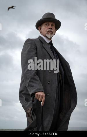 JOHN MALKOVICH dans ABC MEURTRES (2018), dirigé par ALEX GABASSI. Crédit : ÉCRAN / album MAMMOTH Banque D'Images