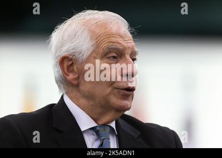 05 octobre 2022, France, Straßburg: Josep Borrell, le représentant des affaires étrangères de l'UE, veut libérer davantage de fonds de l'UE pour renforcer les forces armées de l'Ukraine. Photo: Philipp von Ditfurth/dpa Banque D'Images