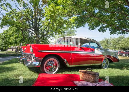 DEARBORN, MI/États-Unis - 18 JUIN 2016 : une voiture Bel Air 1956 de Chevrolet au salon automobile Henry Ford (THF) Motor Muster, Greenfield Village, près de Detroit. Banque D'Images