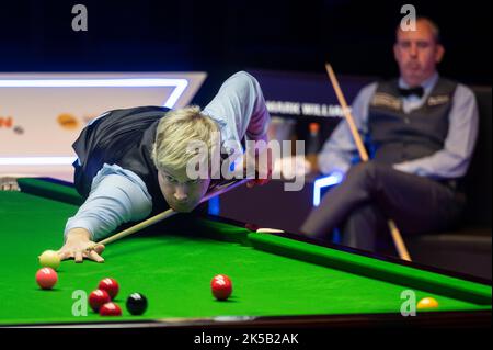 Hong Kong, Chine. 07th octobre 2022. Le joueur australien Neil Robertson en action lors du troisième quart de finale du tournoi de snooker des Hong Kong Masters contre le joueur gallois Mark Williams. (Photo par Miguel Candela/SOPA Images/Sipa USA) crédit: SIPA USA/Alay Live News Banque D'Images