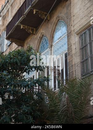 Ancienne Maison libanaise aux fenêtres traditionnelles, Beyrouth, Liban, Moyen-Orient Banque D'Images