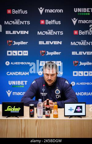 Knokke-Heist, Belgique, 07 octobre 2022, Carl Hoefkens, entraîneur-chef du Club, photographié lors de la conférence de presse hebdomadaire de l'équipe belge de football Club Brugge KV, vendredi 07 octobre 2022 à Knokke-Heist, pour discuter du prochain match de la compétition nationale contre KV Kortrijk. BELGA PHOTO KURT DESPLENTER Banque D'Images
