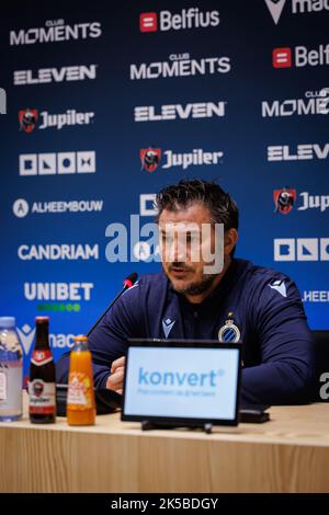 Knokke-Heist, Belgique, 07 octobre 2022, Carl Hoefkens, entraîneur-chef du Club, photographié lors de la conférence de presse hebdomadaire de l'équipe belge de football Club Brugge KV, vendredi 07 octobre 2022 à Knokke-Heist, pour discuter du prochain match de la compétition nationale contre KV Kortrijk. BELGA PHOTO KURT DESPLENTER Banque D'Images