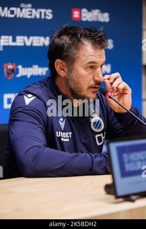 Knokke-Heist, Belgique, 07 octobre 2022, Carl Hoefkens, entraîneur-chef du Club, photographié lors de la conférence de presse hebdomadaire de l'équipe belge de football Club Brugge KV, vendredi 07 octobre 2022 à Knokke-Heist, pour discuter du prochain match de la compétition nationale contre KV Kortrijk. BELGA PHOTO KURT DESPLENTER Banque D'Images