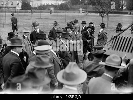 Armée, inspection des camions automobiles des États-Unis, 1917. Première Guerre mondiale, Washington, DC. Banque D'Images