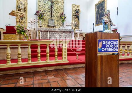 Bogota Colombie,Veracruz Calle 16 Eglise catholique panthéon national autel signe espagnol offres de langue dons Eglise de la Veracruz Iglesia de Banque D'Images