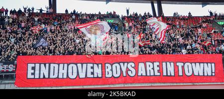 ZURICH, SUISSE - OCTOBRE 6 : fans et supporters du PSV avant le match de l'UEFA Europa League entre le FC Zurich et le PSV Eindhoven au Stadion Letzigrund sur 6 octobre 2022 à Zurich, Suisse (photo de Joris Verwijst/Orange Pictures) Banque D'Images