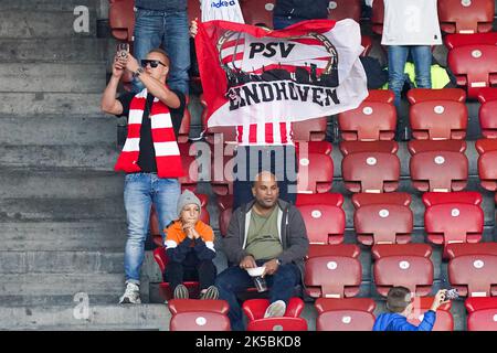 ZURICH, SUISSE - OCTOBRE 6 : fans et supporters du PSV avant le match de l'UEFA Europa League entre le FC Zurich et le PSV Eindhoven au Stadion Letzigrund sur 6 octobre 2022 à Zurich, Suisse (photo de Joris Verwijst/Orange Pictures) Banque D'Images