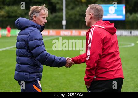 Zeist - Holland entraîneure féminine Andries Jonker, entraîneure en chef Danny Mulder de Feyenoord V1 pendant le match entre Oranje Vrouwen et Feyenoord V1 au campus de KNVB le 7 octobre 2022 à Zeist, pays-Bas. (Box to Box Pictures/Tom Bode) Banque D'Images