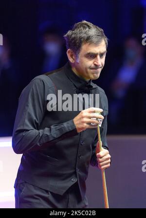 Hong Kong, Chine. 07th octobre 2022. Ronnie O'Sullivan et ng on-Yee World No1 Ronnie O'Sullivan (en photo), d'Angleterre, bat le champion local de Hong Kong ng on-Yee lors de leur match d'ouverture des Hong Kong Masters Snooker 2022. Le tournoi qui se joue au Hong Kong Coliseum voit les 5 meilleurs joueurs du monde faire face aux talents locaux. Alamy Live Sport/Jayne Russell Credit: Jayne Russell/Alamy Live News Banque D'Images