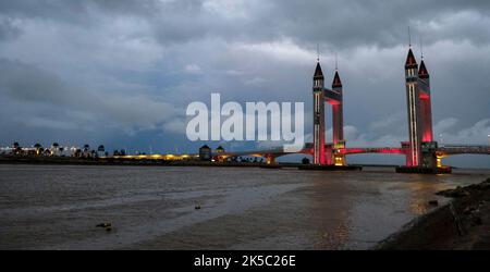 Kuala Terengganu, Malaisie - octobre 2022 : vues du pont de Kuala Terengganu sur 4 octobre 2022 à Terengganu, Malaisie. Banque D'Images