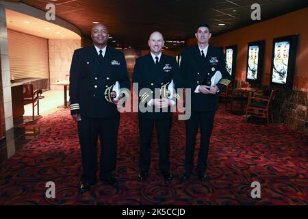 San Francisco, États-Unis. 06th octobre 2022. Les membres de la Marine AMÉRICAINE assistent à la projection spéciale de Sony films 'Devotion' au cinéma du siècle Westfield de San Francisco, sur 7 octobre 2022, à San Francisco, en Californie. Photo: Michael Pegram/imageSPACE pour Sony Pictures/Sipa USA crédit: SIPA USA/Alay Live News Banque D'Images