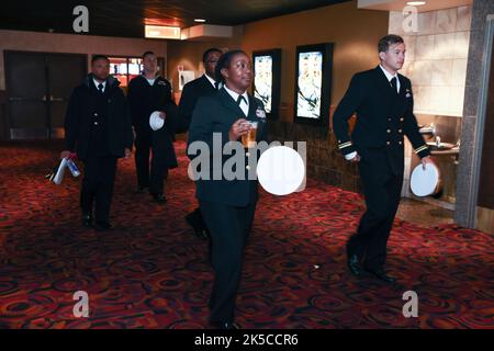 San Francisco, États-Unis. 06th octobre 2022. Les membres de la Marine AMÉRICAINE assistent à la projection spéciale de Sony films 'Devotion' au cinéma du siècle Westfield de San Francisco, sur 7 octobre 2022, à San Francisco, en Californie. Photo: Michael Pegram/imageSPACE pour Sony Pictures/Sipa USA crédit: SIPA USA/Alay Live News Banque D'Images