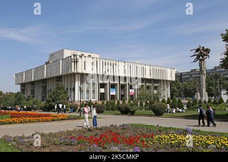 Salle de concert philharmonique d'État, avenue Chui, Bichkek, région de Bichkek, Kirghizistan, Asie centrale Banque D'Images