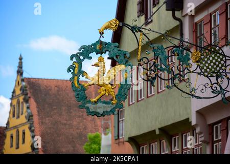 Allemagne, Bavière, Dinkelsbühl, panneau de nez dans la vieille ville. Banque D'Images