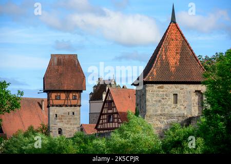 Allemagne, Bavière, Dinkelsbühl, vue sur la ville avec la tour des Bäuerlein. Banque D'Images