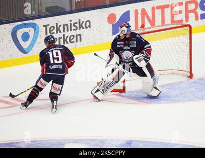 Linköping HC vs. HV71, Ligue suédoise de hockey, dans l'arène Saab, Linköping, Suède. Sur la photo : No. 19 Petter Hansson et gardien de but Marcus Högberg, Linköping HC. Banque D'Images