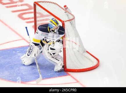 Linköping HC vs. HV71, Ligue suédoise de hockey, dans l'arène Saab, Linköping, Suède. Sur la photo: N° 53 Fredrik Pettersson-Wentzel, gardien de but HV71. Banque D'Images