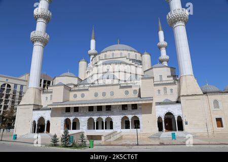 Mosquée centrale, rue Gogol, Bichkek, région de la ville de Bichkek, Kirghizistan, Asie centrale Banque D'Images