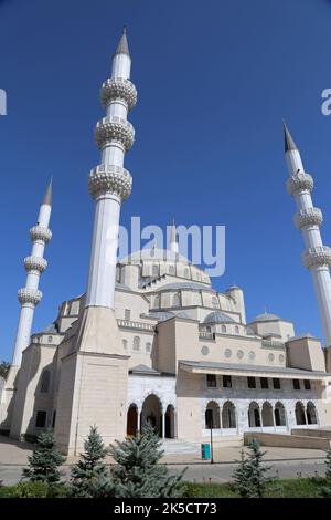 Mosquée centrale, rue Gogol, Bichkek, région de la ville de Bichkek, Kirghizistan, Asie centrale Banque D'Images